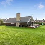Filipa - 200m From The Sea By Interhome Feriehus Egernsund