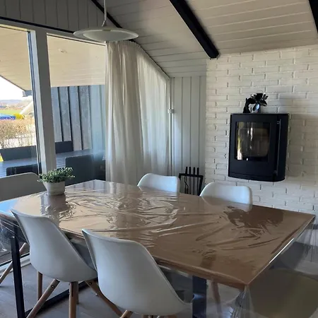 Filipa - 200m From The Sea By Interhome *